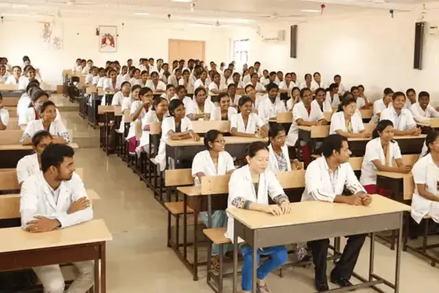 Aarupadai Veedu Medical College and Hospital campus photo 8