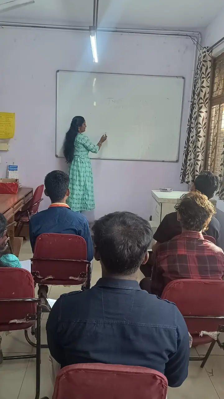 Abhay Shikshan Kendra Rajarshri Shahu College of Arts Commerce & Science Jogalekar Wadi Sion East Mumbai: campus photo 3