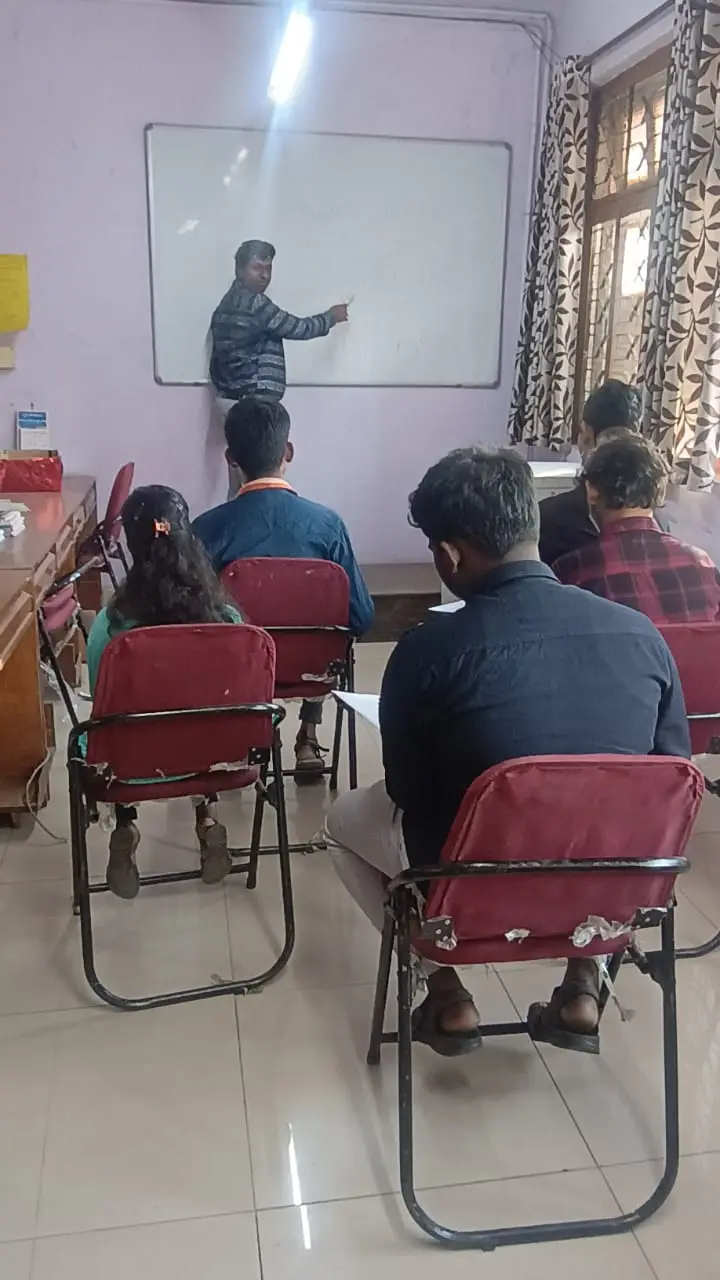 Abhay Shikshan Kendra Rajarshri Shahu College of Arts Commerce & Science Jogalekar Wadi Sion East Mumbai: campus photo 4