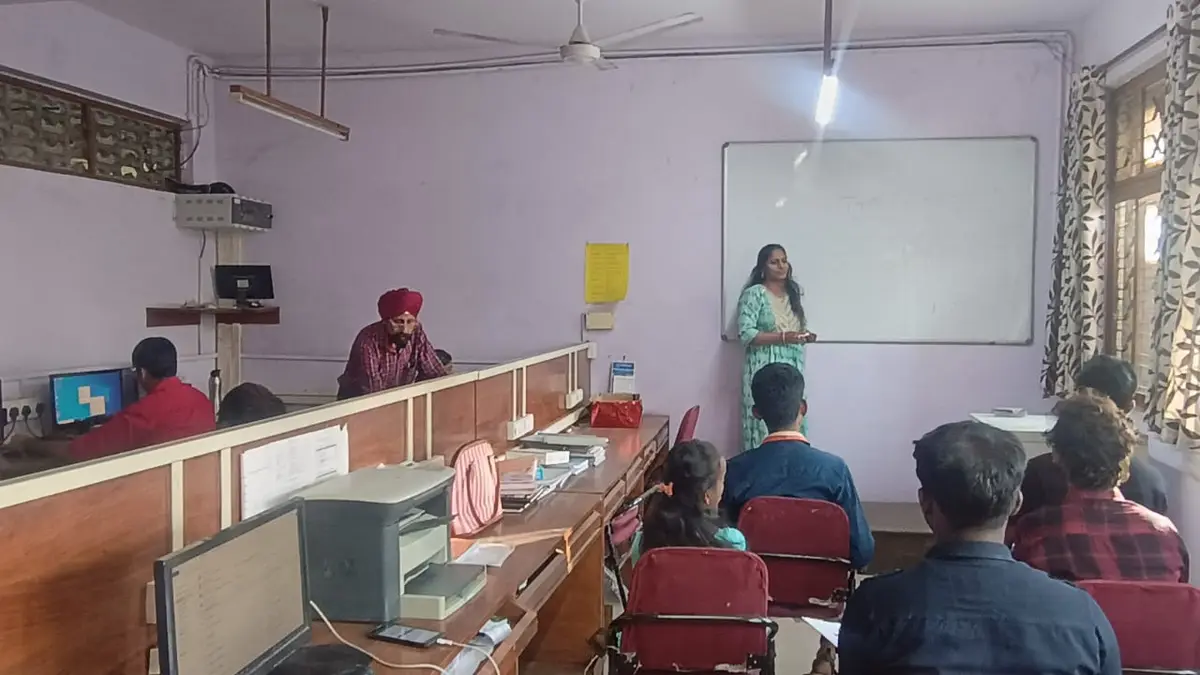 Abhay Shikshan Kendra Rajarshri Shahu College of Arts Commerce & Science Jogalekar Wadi Sion East Mumbai: campus photo 2