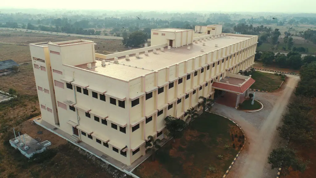 Adhiparasakthi College of Engineering: campus photo 7