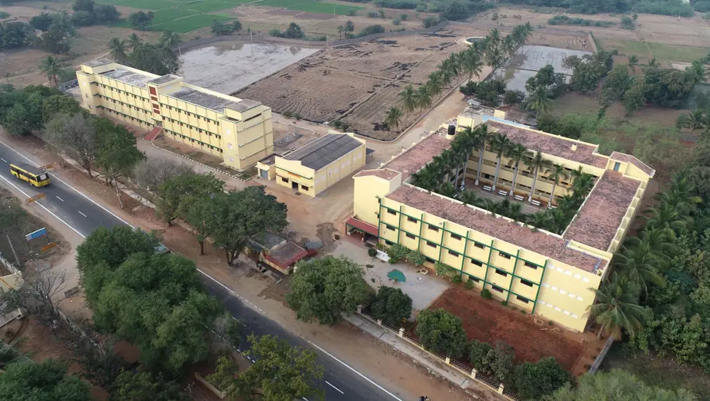 Adhiparasakthi College of Engineering: campus photo 3