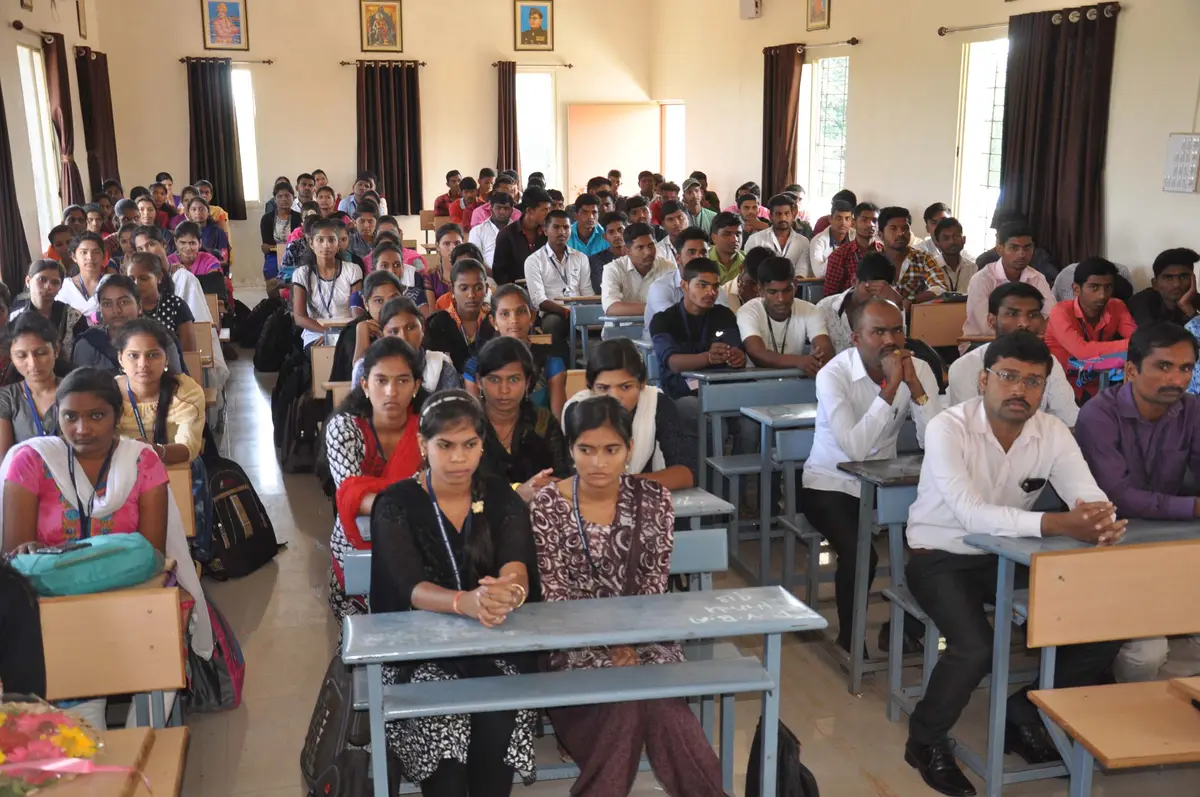 Ahmednagar Jilha Maratha Vidya Prasarak Samaj'S Janata Arts and Science College, Ruichhattisi: campus photo 1