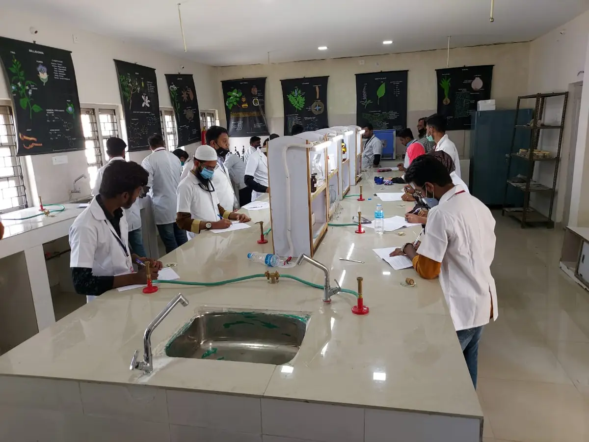 Al Qamar College of Pharmacy campus photo 7