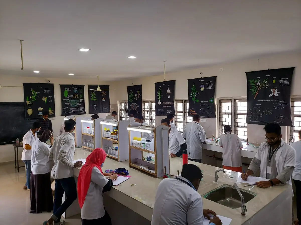 Al Qamar College of Pharmacy campus photo 5