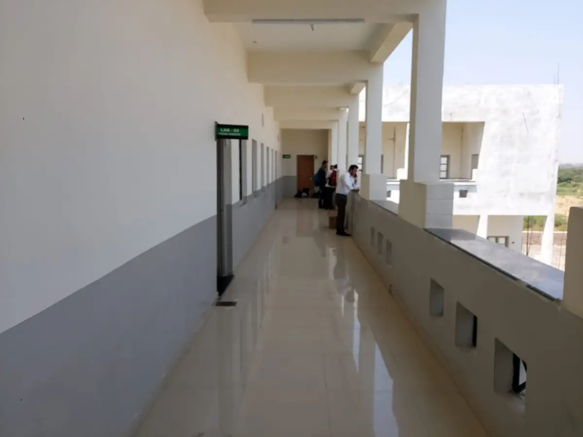 Al Qamar College of Pharmacy campus photo 1