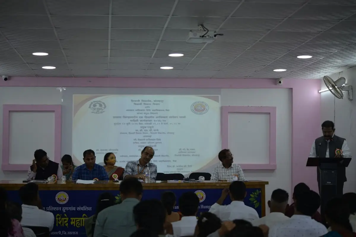 Amdar Shashikant Shinde Mahavidyalaya: campus photo 3