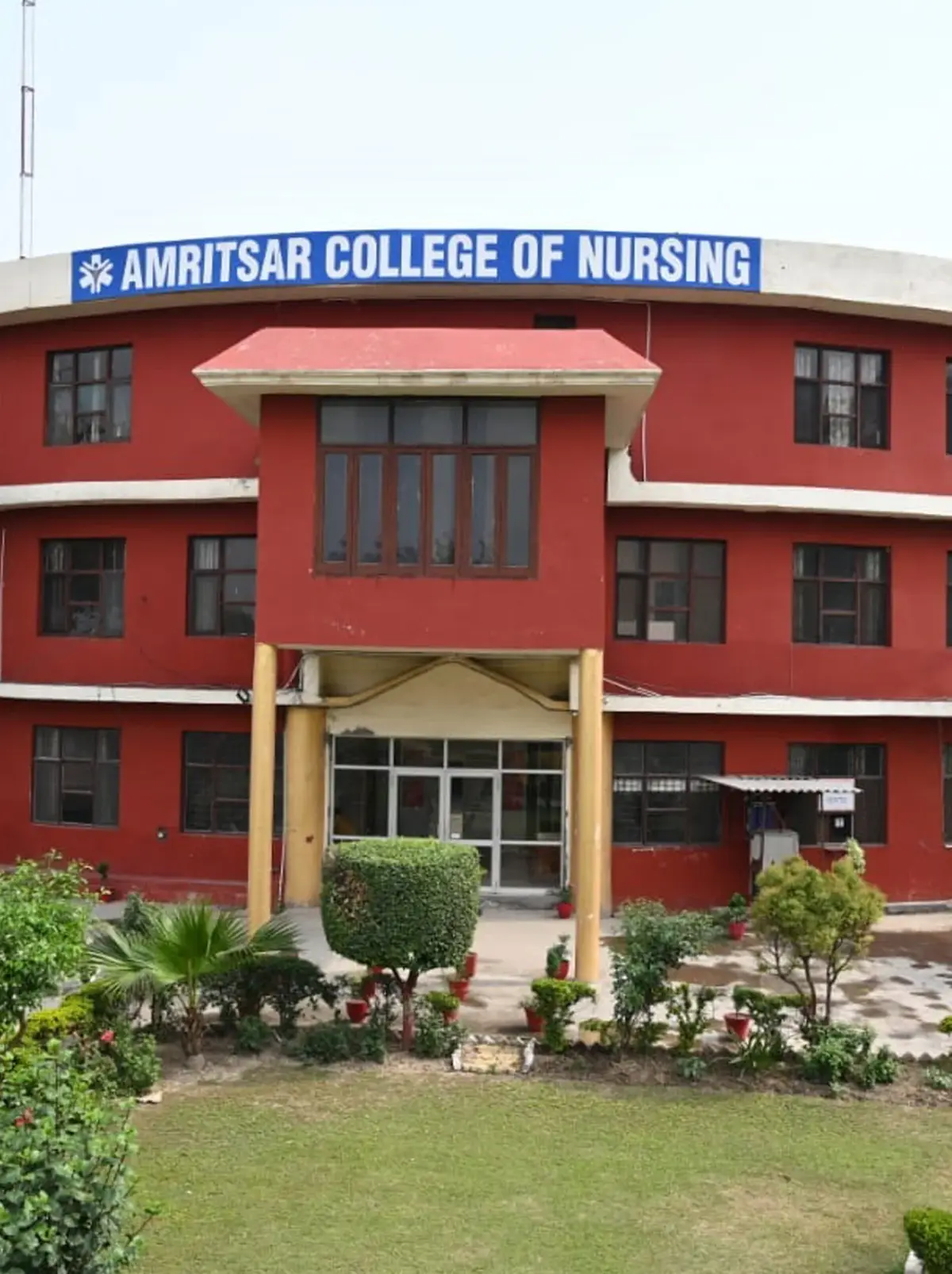 Amritsar, Institute of Paramedical Sciences campus photo 1