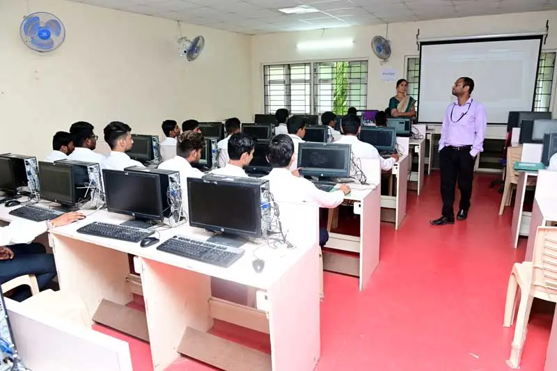 Amrutvahini Sheti & Shikshan Sanstha's Amrutvahini Polytechnic: campus photo 2