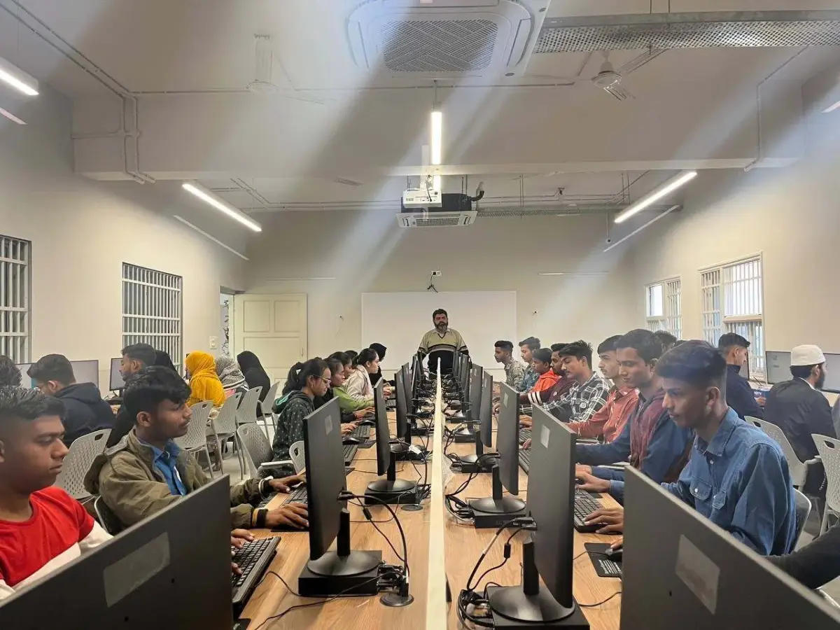Anand Mercantile College of Science, Management and Computer Technology campus