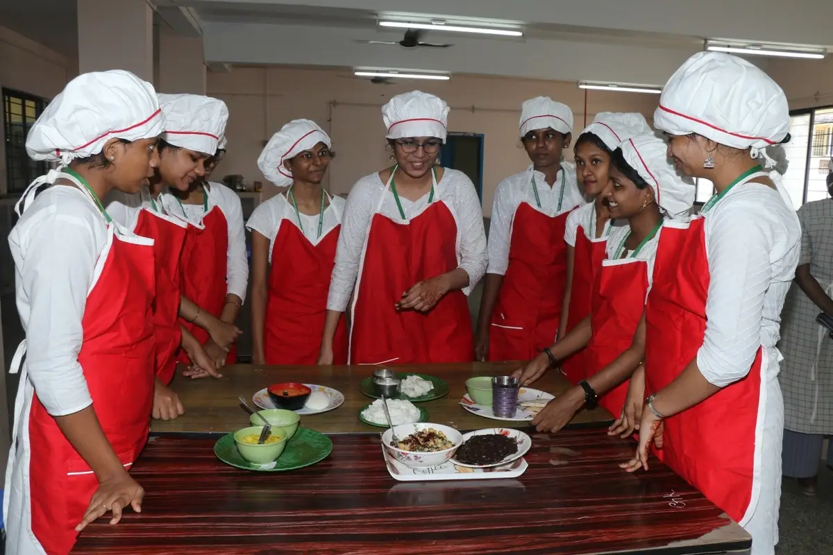 Anna Adarsh College for Women: campus photo 4