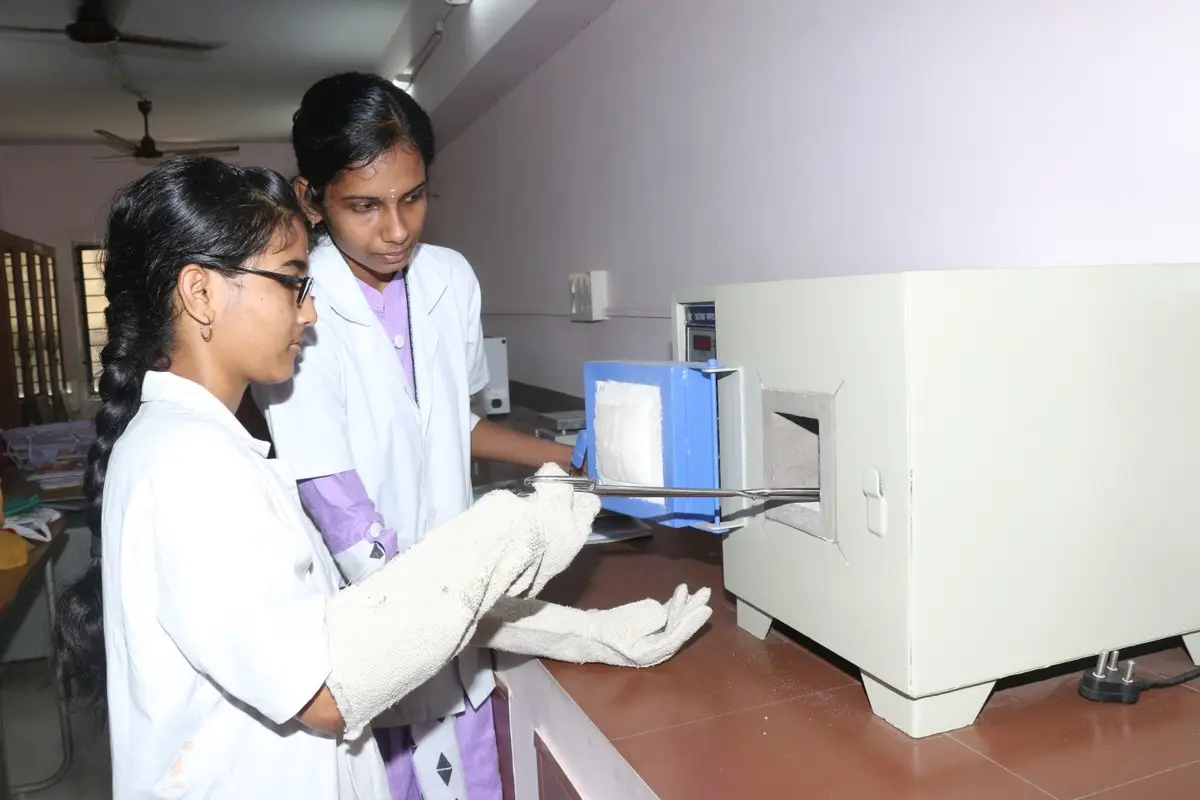 Anna Adarsh College for Women: campus photo 2