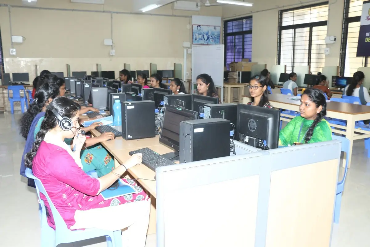 Anna Adarsh College for Women: campus photo 5