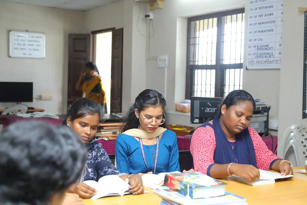 Annai Veilankannis College of Arts and Science: campus photo 1