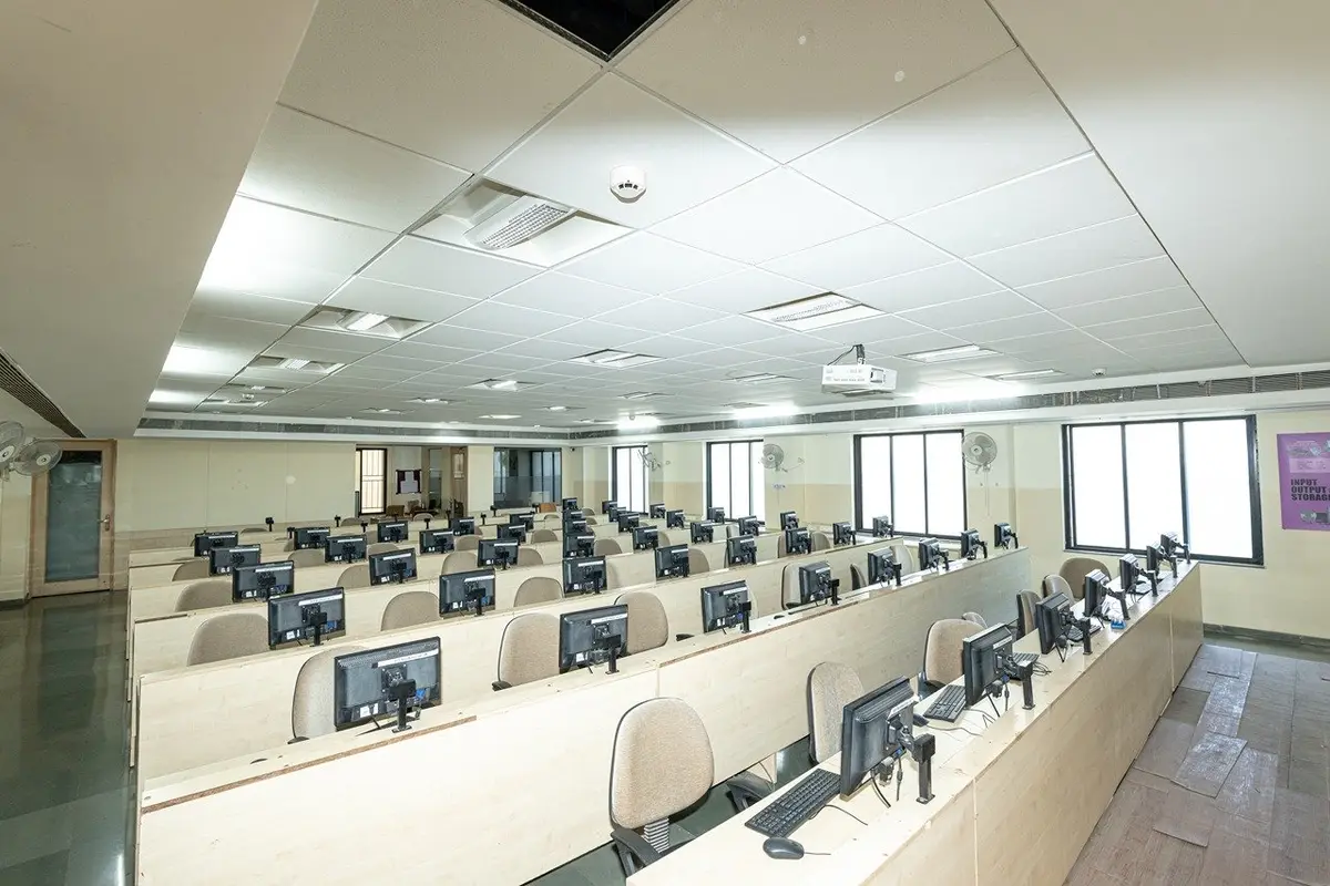 ARIHANT INSTITUTE OF BUSINESS MANAGEMENT, Bavdhan campus photo 7
