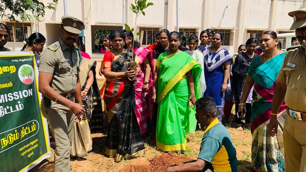 Arulmigu Palaniandavar Arts College for Women: campus photo 8