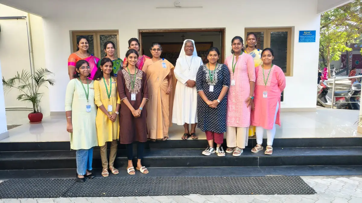 Auxilium College: campus photo 3