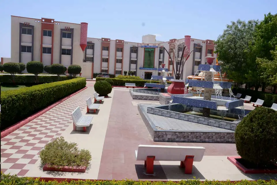 B G Garaiya Ayurveda College: campus photo 2