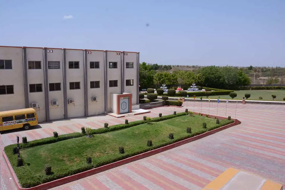 B G Garaiya Ayurveda College: campus photo 8