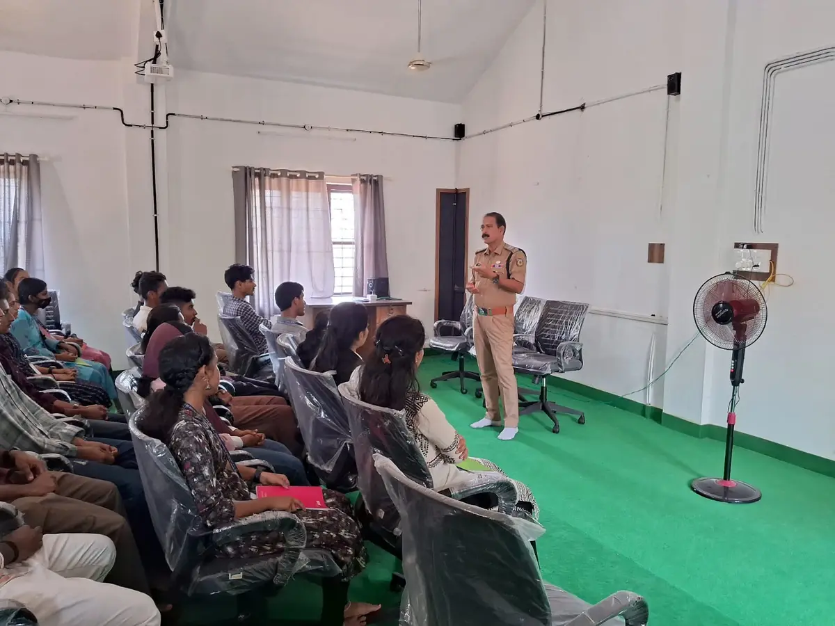 B L M College of Applied Sciences: campus photo 8