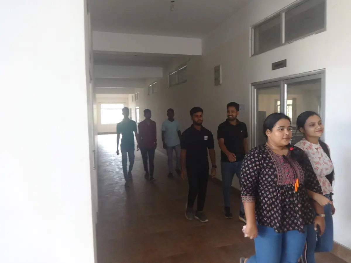 B M B B Commerce College campus photo 3