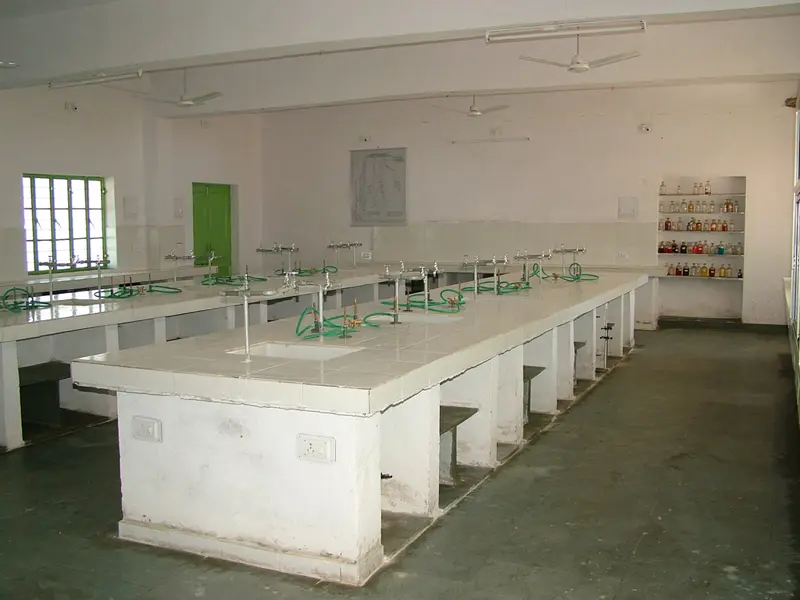 B N Girls College campus photo 4