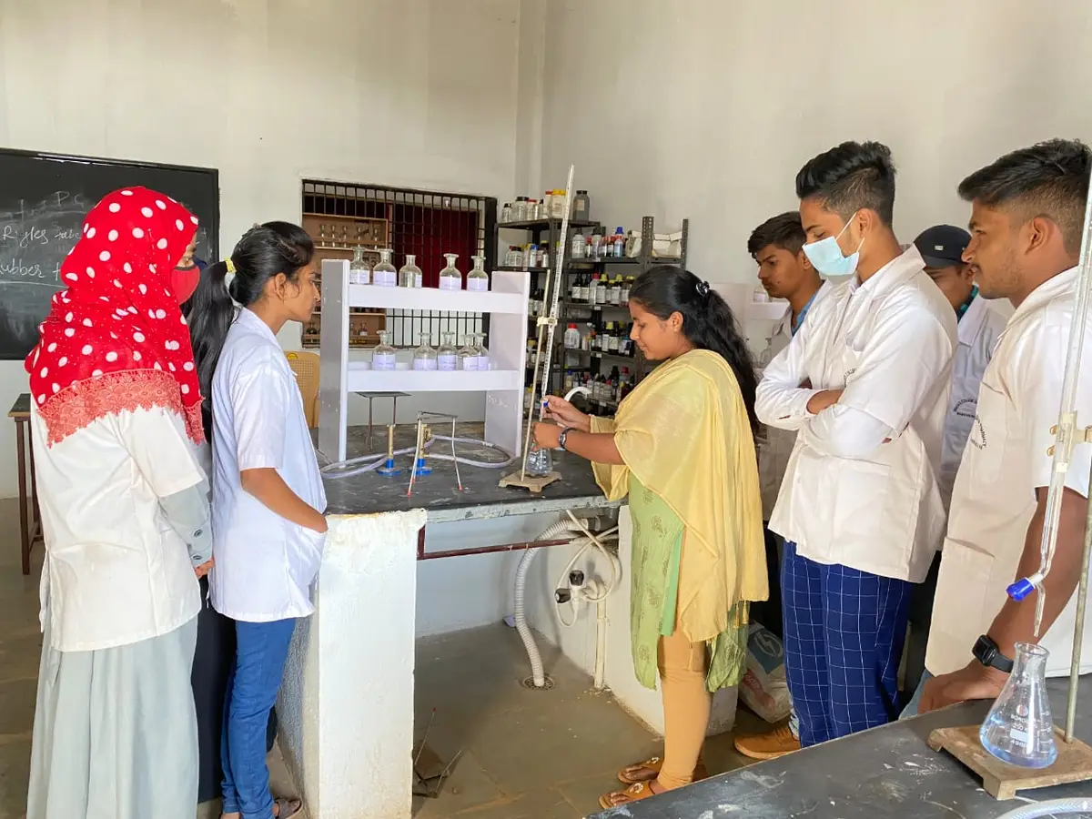 B557 Pragati Mcom Pg College: campus photo 4