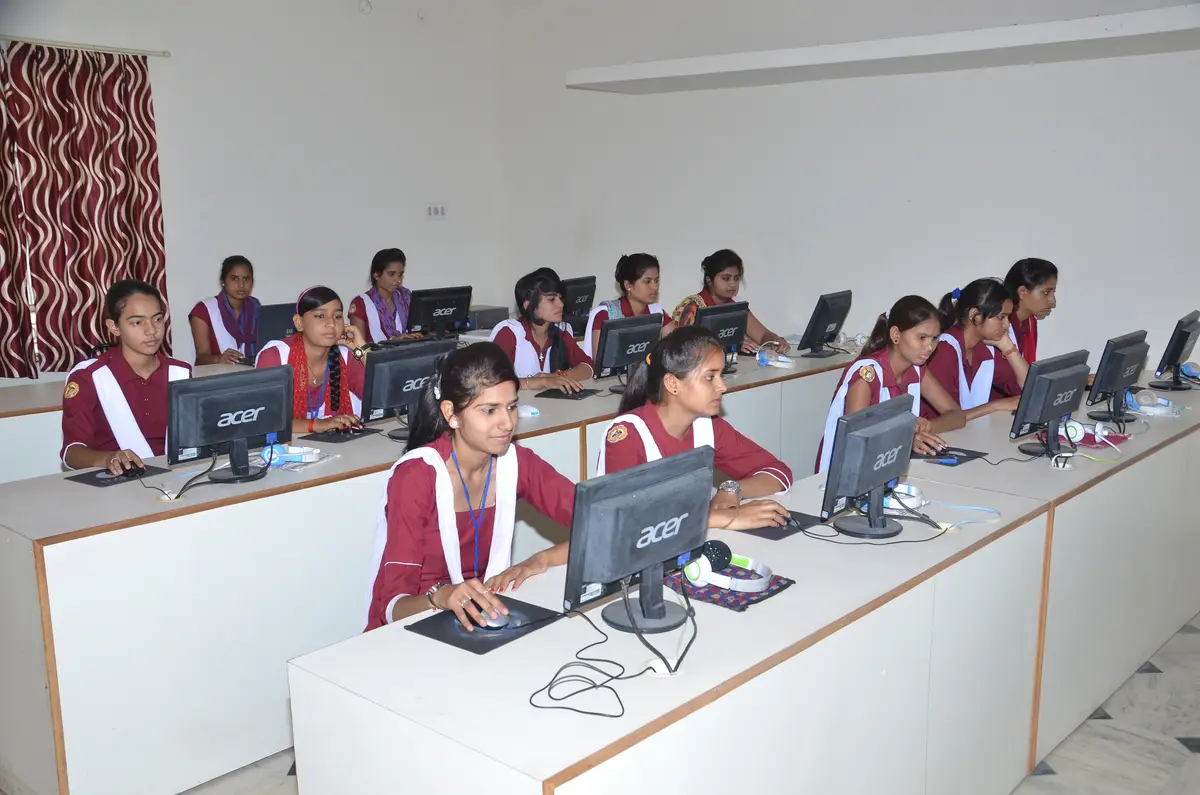 Banshiwala Mahila Mahavi.: campus photo 3