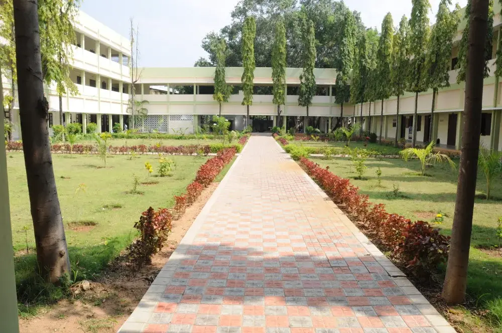 C. Abdul Hakeem College: campus photo 5