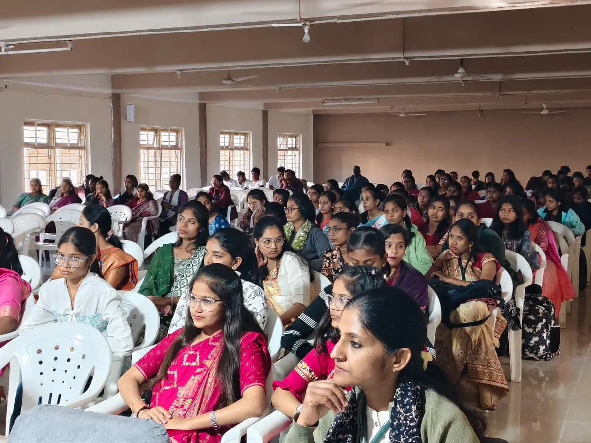 C. B. Patel Arts College: campus photo 8
