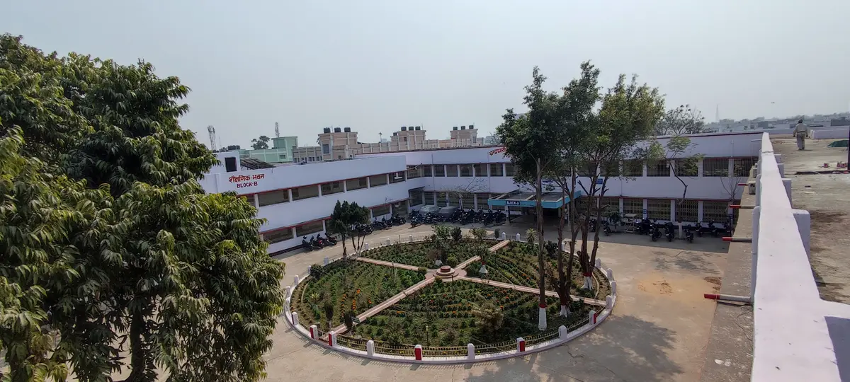 C. M. College (Arts & Commerce) campus photo 4