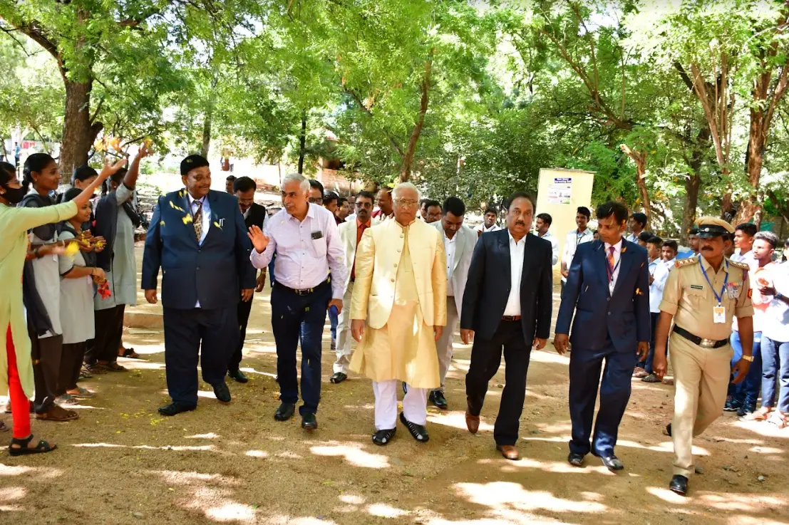 C309 HKE SOCIETY's Shri PRABHU ARTS, SCIENCE AND J. M. BOHRA COMMERCE DEGREE COLLEGE SHORAPUR, TQ. SHORAPUR: campus photo 5