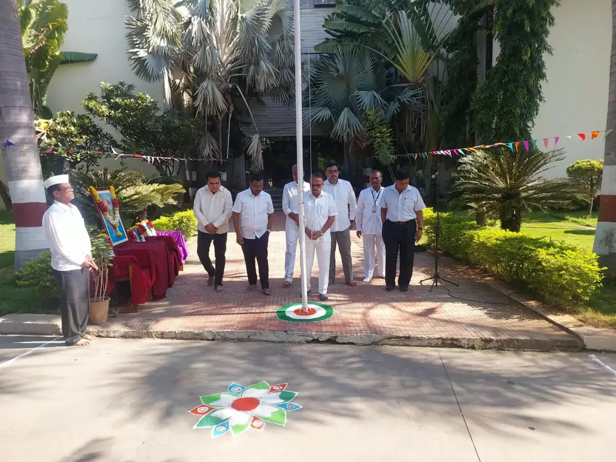 C324 H.K.E, Society'S Smt Chinnamma Basappa Patil Arts and Commerce Degree College Chincholi campus photo 2