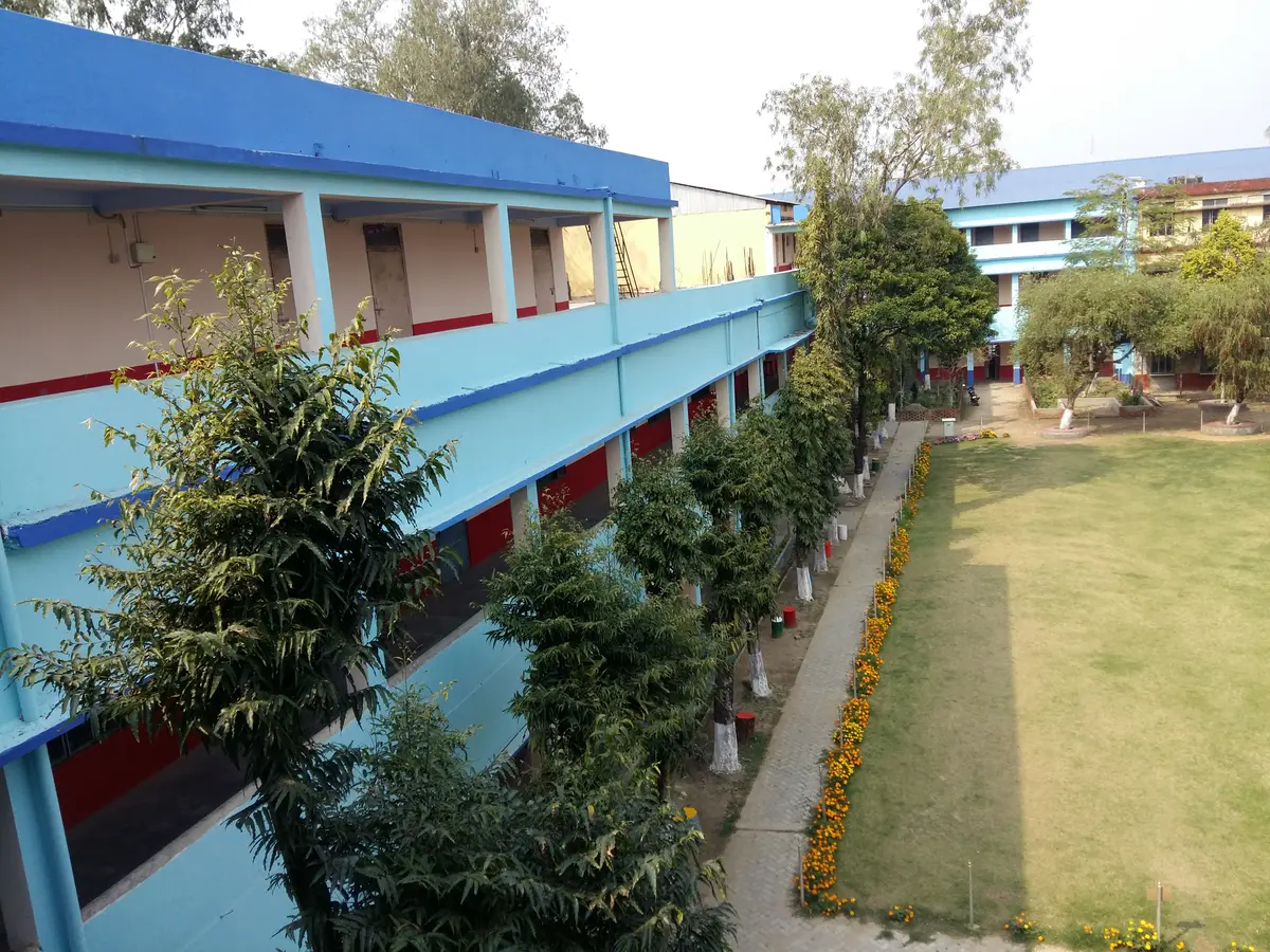 Cachar College: campus photo 7