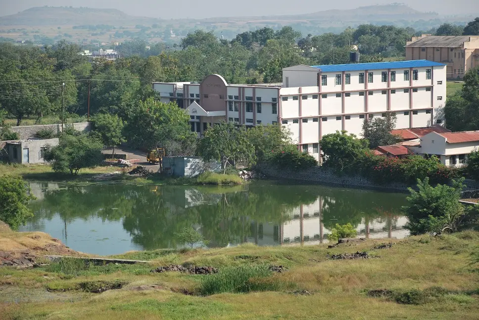 College of Engineering, Ambajogai: campus photo 1