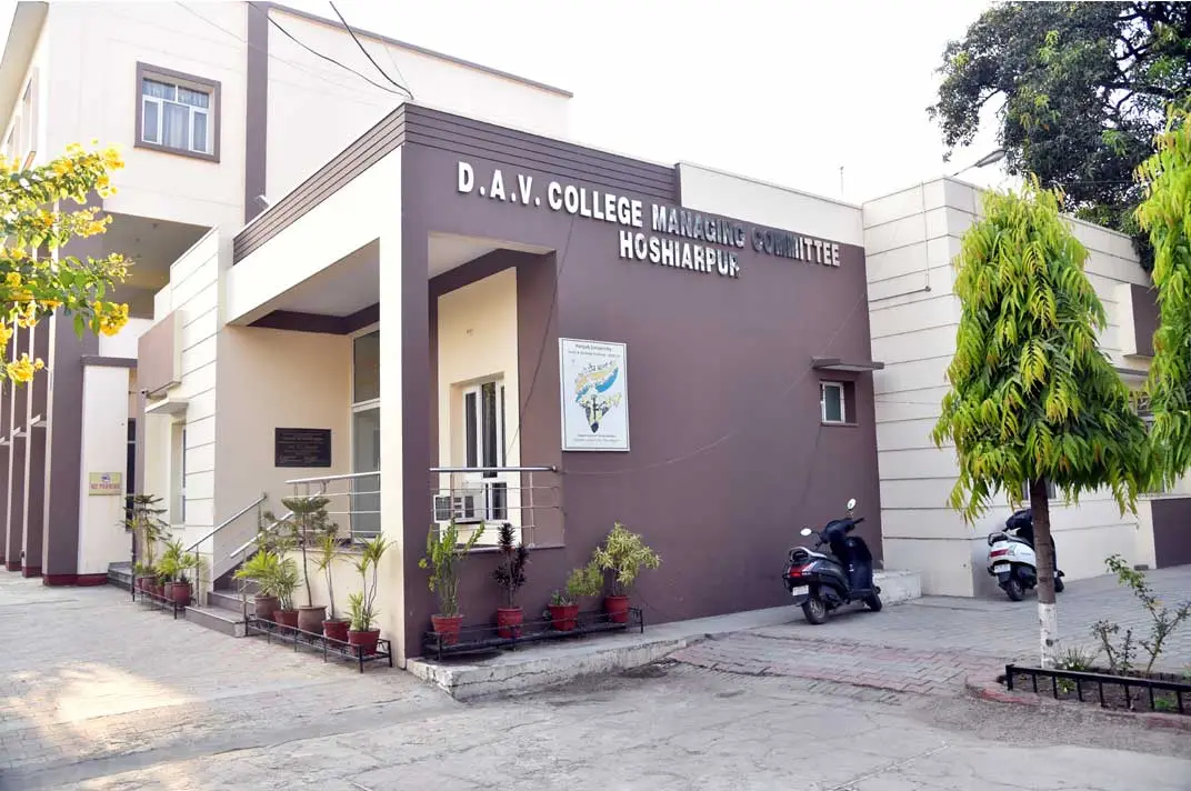D.A.V.College of Education campus photo 1
