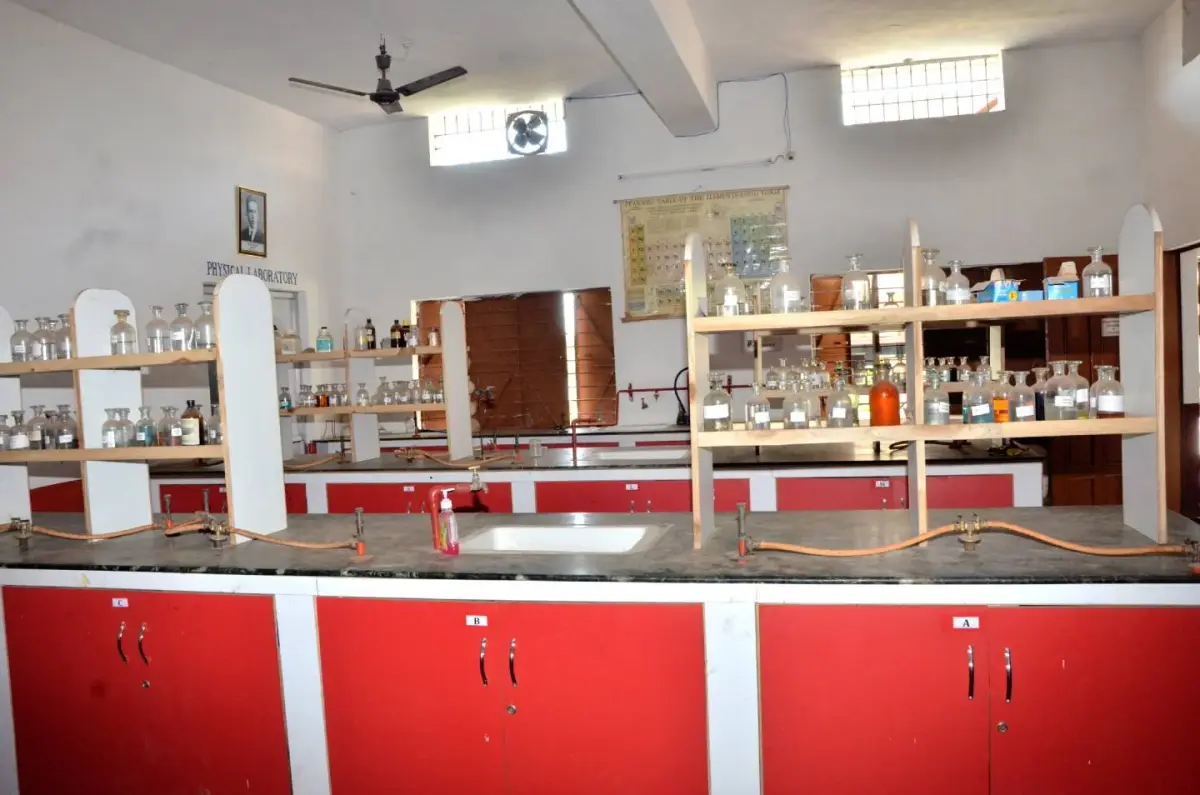 D.L.S. College: campus photo 4