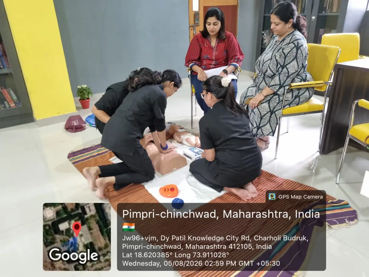 D Y Patil Dental School: campus photo 1