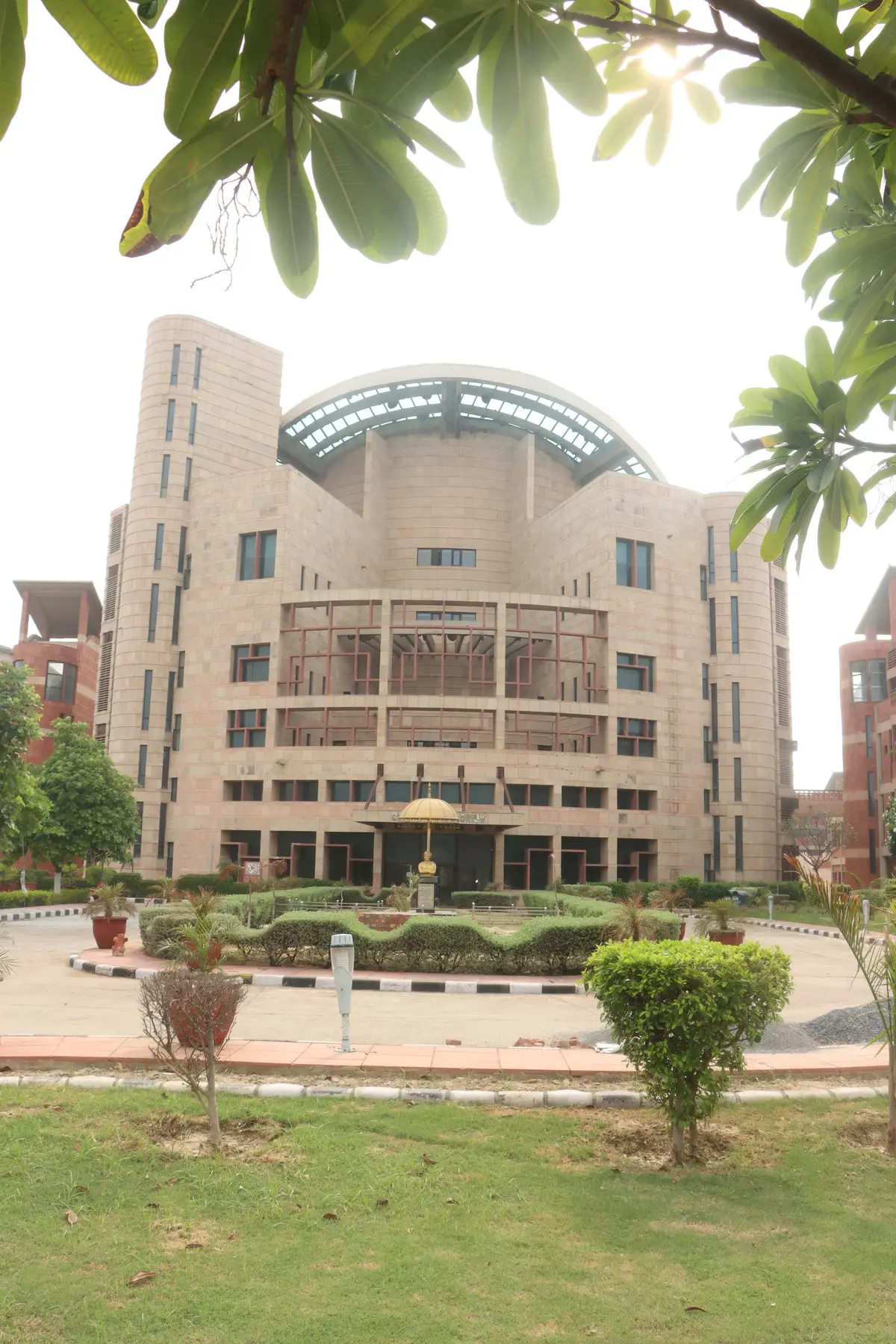 Dada Lakhmi Chand State University of Performing and Visual Arts: campus photo 5