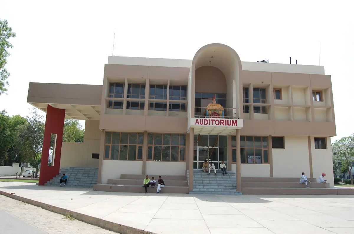 DCA campus photo 8