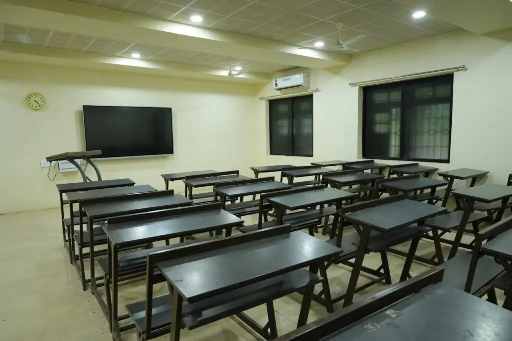 Dayanand Arts College: campus photo 4