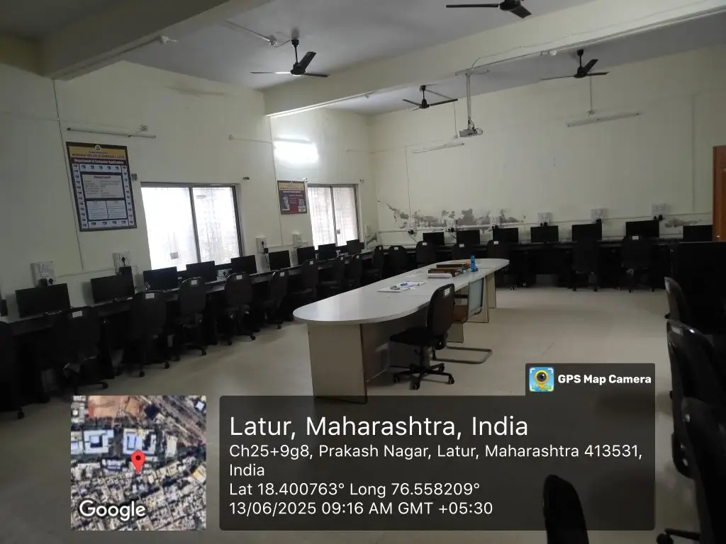 Dayanand Commerce College campus photo 3