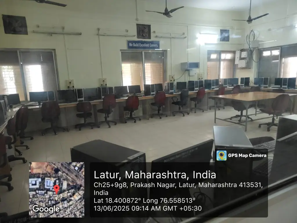 Dayanand Commerce College campus photo 4