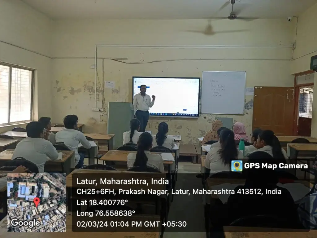 Dayanand Commerce College campus photo 6