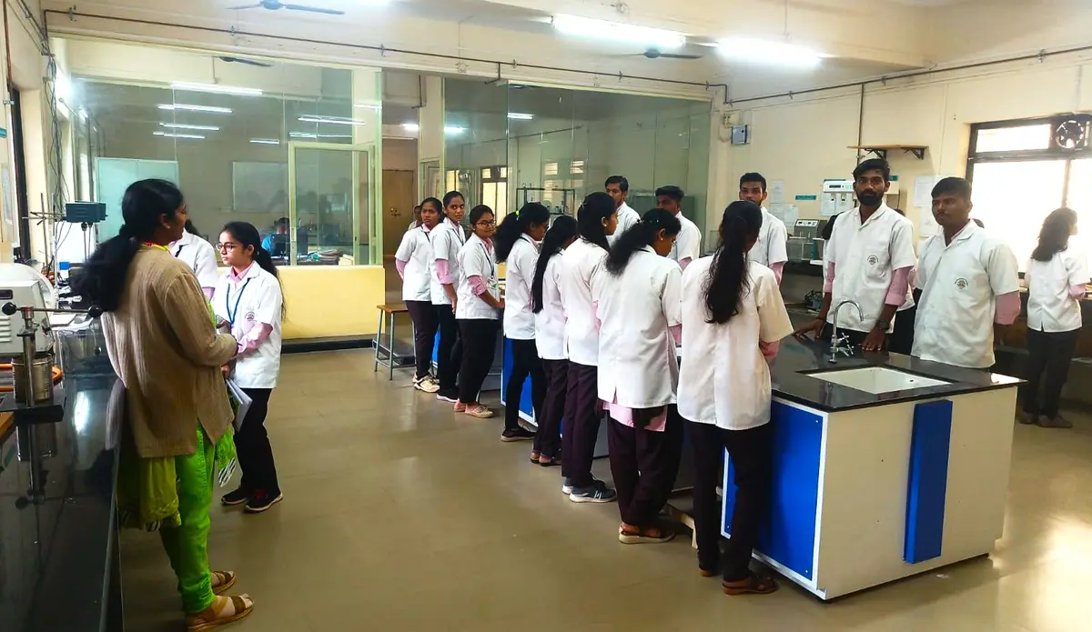Dayanand Education Society's Dayanand College of Pharmacy: campus photo 3