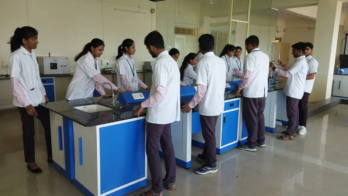 Dayanand Education Society's Dayanand College of Pharmacy: campus photo 5