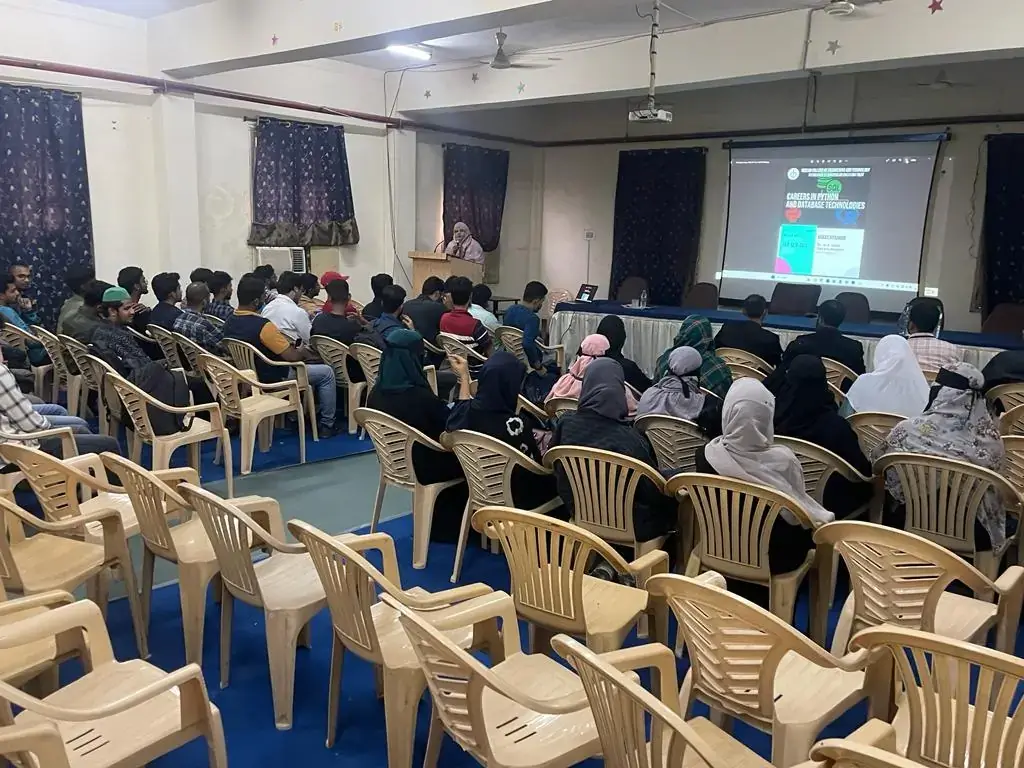 Deccan College of Engineering & Technology campus photo 3