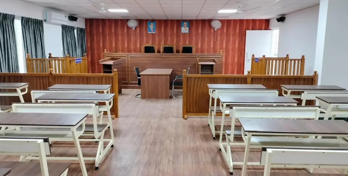 Deogiri Law College campus photo 1