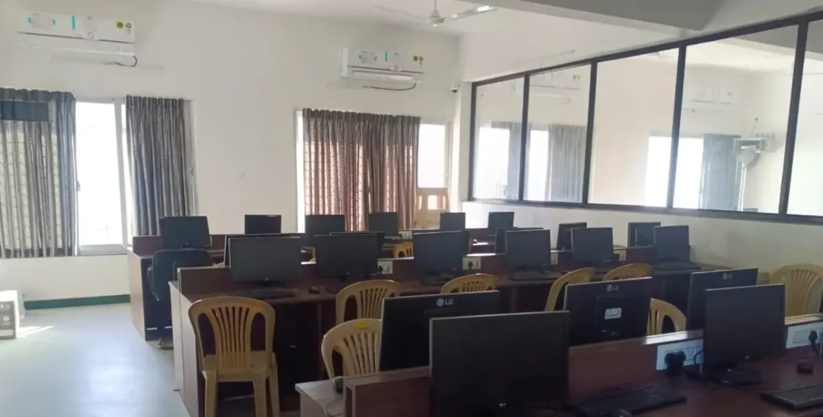 Deogiri Law College campus photo 7