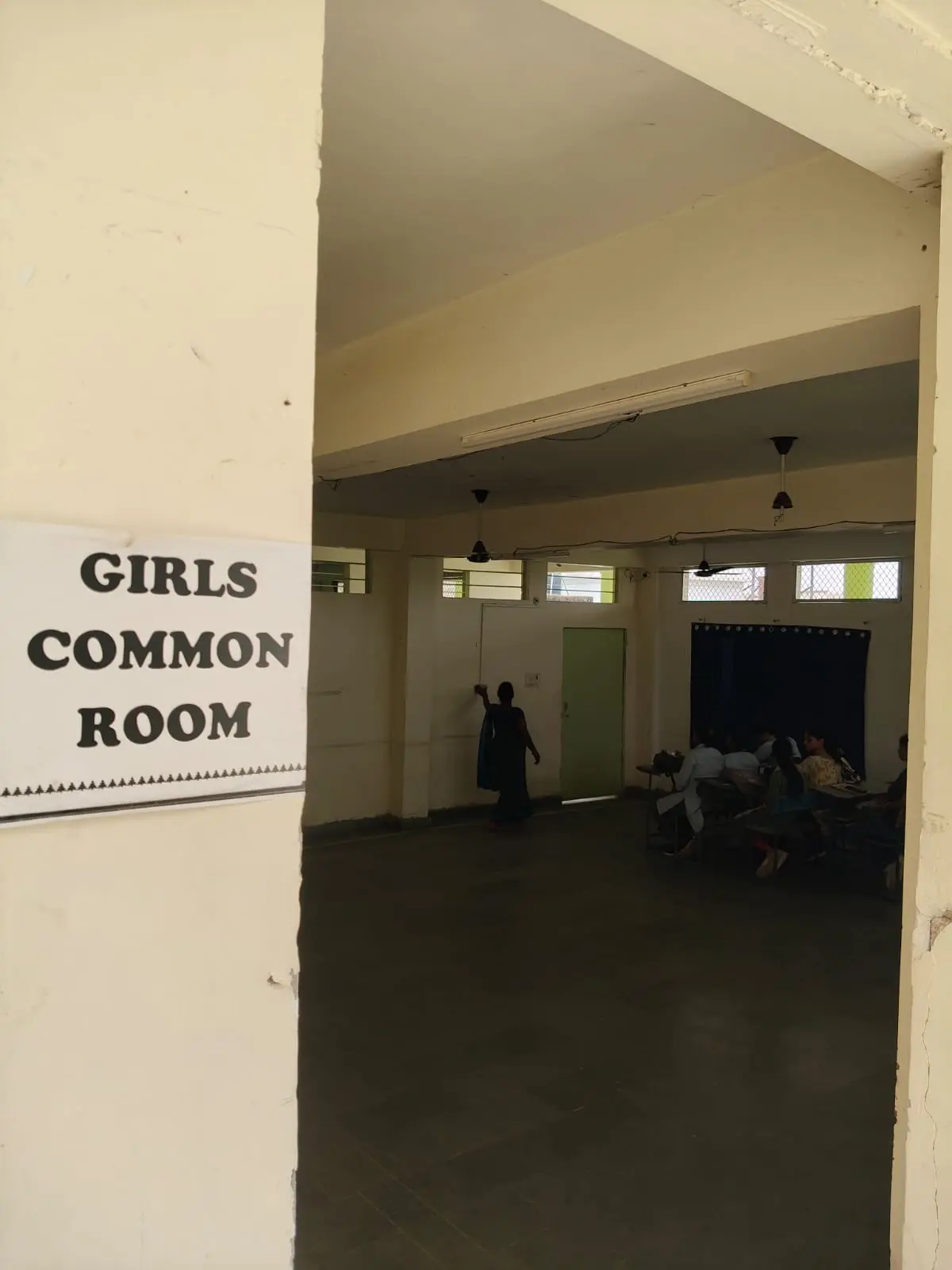 Dhirendra Mahila P.G. College: campus photo 1